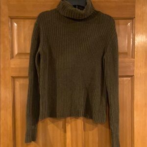 EUC! Women’s sz L, Eddie Bauer Green Cowl Neck Sweater with Ribbed Knit!